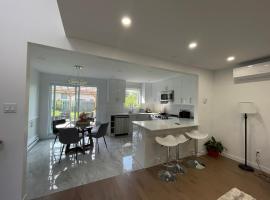 Beautiful Renovated House Laval, hotel near Richard-Trottier Arena, Laval