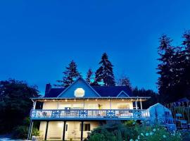 Stunning Home, Sound View, Sauna and Covered Deck, hotel in Vashon