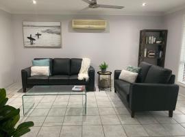 Torquay Beach Holiday Home, cottage in Torquay