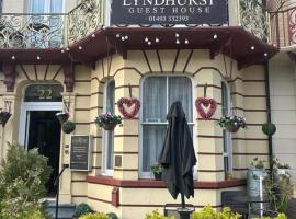 The Lyndhurst Guest House, hotel di Great Yarmouth
