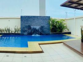 Deluxeguesthouse/vía Spondylus, hotel v destinaci Manta