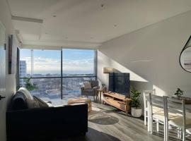 Designer 1 BR Apt in Wollongong with Ocean Views, feriebolig i Wollongong