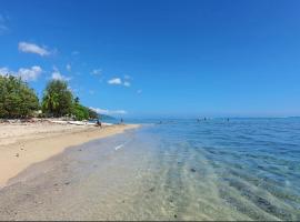 Tuatahi Beach Lodge, cottage in Punaauia