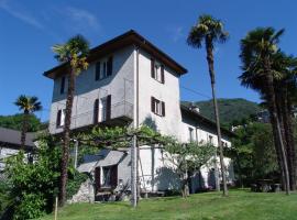 Casa Perini, villa em Tenero