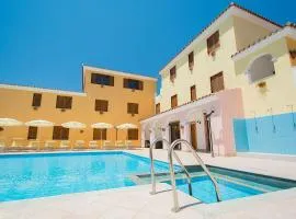 ISA - Residence with swimming pool in Sos Alinos, apartments with air conditioning and private outdoor area
