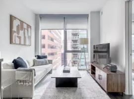 Downtown 1BR w Pool Gym nr Staples Center LAX-624