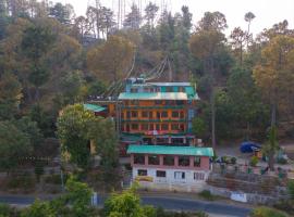 New Dolma Hotel, hotel en Almora