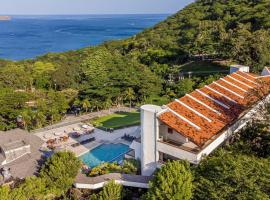 플라야 에르모사에 위치한 호텔 Villas Sol Beach Resort