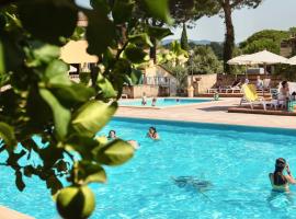 ISA-Residence with swimming pool in Guardistallo surrounded by greenery, hotell i Casale Marittimo