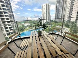 Danga Bay 2BR w PoolView Balcony by Our Stay, hotell i Johor Bahru