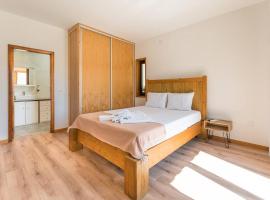 Fernandes Guest House Bright Private Suite, sewaan penginapan di Ponte de Lima