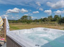 Little Hayloft by Bloom Stays, holiday rental in Canterbury