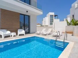 Villa Flora's 3-BR Retreat & Private Pool in Protaras