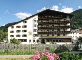 Heart Hotel Arlberg，位于圣安东阿尔贝格的带热水浴缸的酒店