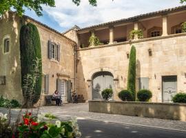 JK Moulin Paradou, B&B in Paradou