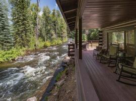 235 Verde Lane Hideaway River Cabin, viešbutis mieste Vallecito