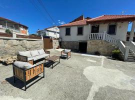 Casa O Castaño, hotel murah di Carballino