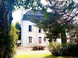 Demeure St Martin, vacation home in Vierzon