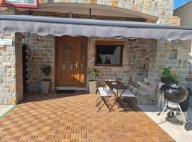Apartma Na razgledni poti, ξενοδοχείο σε Valdoltra