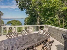 Bayfront Plymouth Gem with Sunroom, Steps to Shore!, hotel sa Plymouth