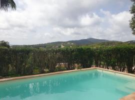 VILLA PROVENCALE AVEC PISCINE PRIVEE, hotell i Sainte-Maxime