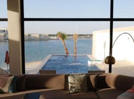 Elite Resort - Private Pool & Beach, hotel en Bahía de la Media Luna