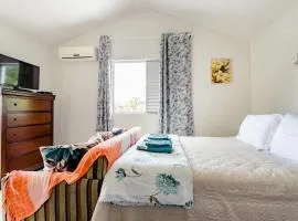RECANTO DA GRETA- 5 min a pé da praia - B&B - Uma suíte exclusiva e um quarto aconchegante - A melhor GUEST HOUSE do sul da ilha de Floripa