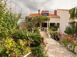 Apartments with parking space Cavtat, Dubrovnik - 2132, hotel a Cavtat