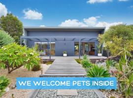 Beautiful and peaceful house 500m to Knights beach, holiday home in Port Elliot