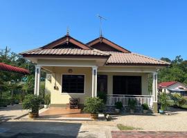 Homestay Nukman Bukit Besi, villa en Dungun