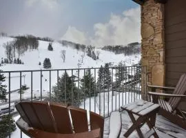 Slopeside Hotel by Seven Springs Resort