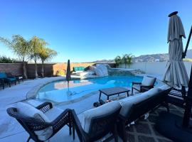 Newly Built 4 Bedroom 2.5 Bath with Pool and Spa, hotel din Lake Elsinore