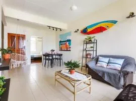 EE's Surfer's House - Seaview, 3 min walk to beach