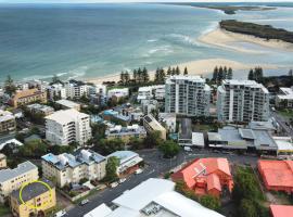 Location is Everything - Shops, Beaches, Views ZG3, hotel em Caloundra