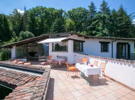 Villa Blu Ortensia - Happy Rentals, hotell i Pura