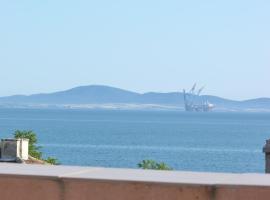 Fener Guest House, hotel v destinaci Pomorie
