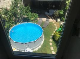 Maison à la campagne proche Paris, Hotel in Châlo-Saint-Mars