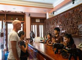 Nawin Palace Guesthouse, hotel di Phnom Penh