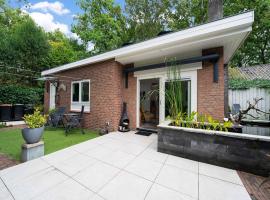 Holiday house in Bergen with sauna at the forest, hotel v destinaci Bergen