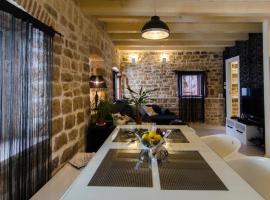 Apartment Capo Family & Capo Studio -Old Town-Parking, hotel en Trogir