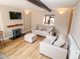 Smithy Cottage, pet-friendly hotel in Dronfield