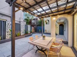 CENT29 - Riverside Retreat