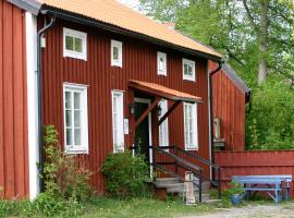 Ryttarbostaden, cabaña o casa de campo en Enköping