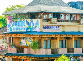 Seahouse Bali Indah Beach Inn, hotel near Potato Head Beach Club, Kuta