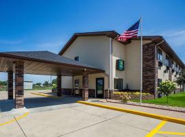 Quality Inn Galesburg near US Highway 34 and I-74 โรงแรมในเกลส์เบิร์ก