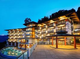 Denzong Regency- Luxury Mountain Retreat Spa & Casino، فندق سبا في جانجتوك