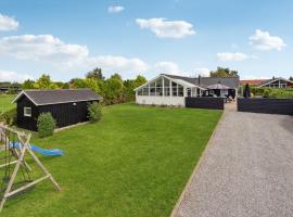 Awesome Home In Haderslev With Kitchen, sewaan penginapan tepi pantai di Haderslev