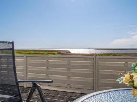 Beautiful Home In Hvide Sande With 2 Bedrooms And Wifi, hotel in Havrvig