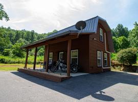 Mountain Haven Dragon's Nest Cabin – hotel w mieście Robbinsville