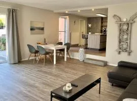 Ferienwohnung mit Terrasse und eigenem Garten in Ortsrandlage